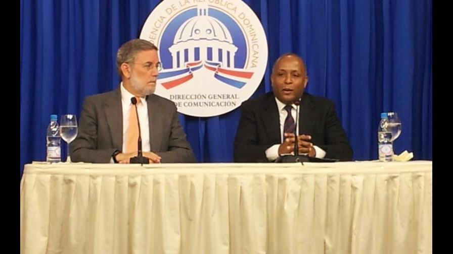 Al menos siete mil empleados públicos cobran en varias dependencias del Estado