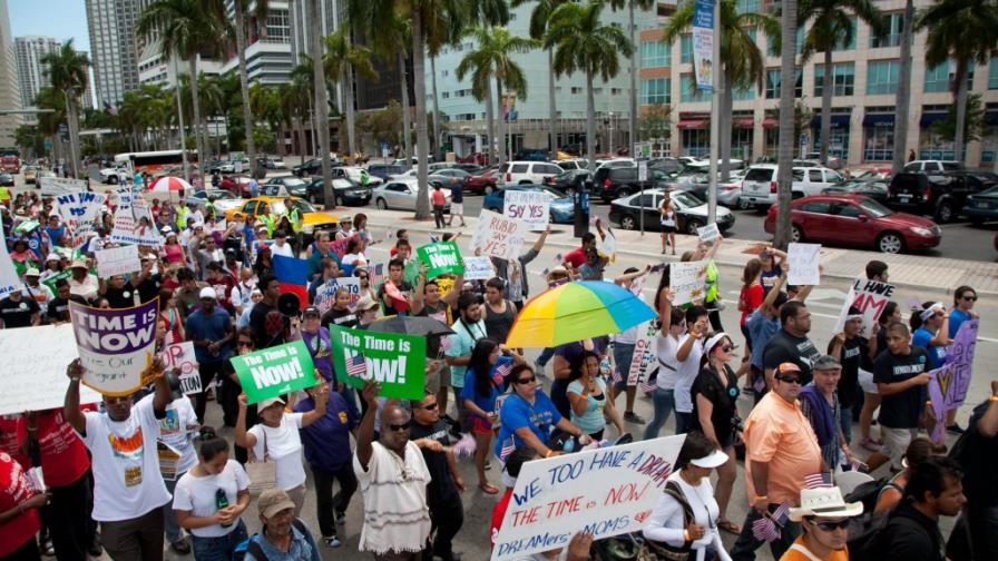 El Senado de EE.UU. aprueba la mayor reforma migratoria desde 1986