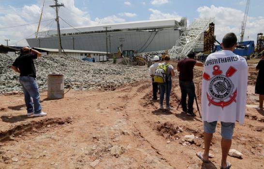 Se derrumbó estadio donde se inaugurará Mundial de Fútbol del 2014 Se derrumbó estadio donde se inaugurará Mundial de Fútbol del 2014