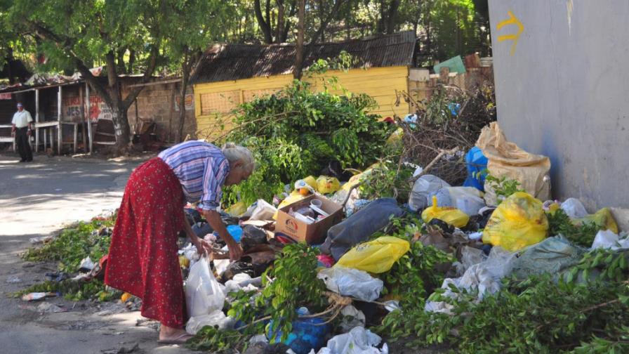 Fiscalía prohíbe al Ayuntamiento de Santiago apresamientos por lanzar basura