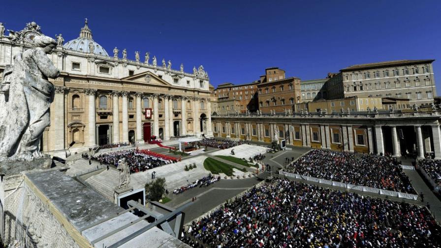 Son 1.196 millones las personas católicas en el mundo