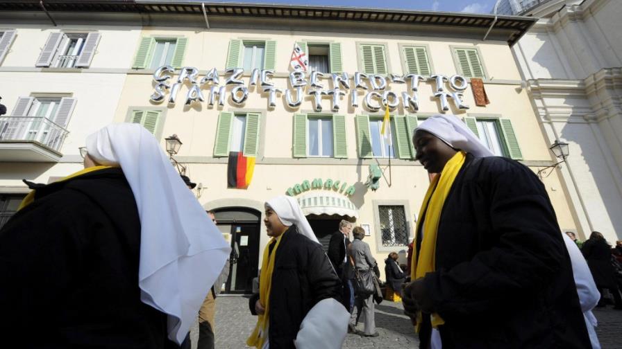 Benedicto XVI llegó a Castel Gandolfo