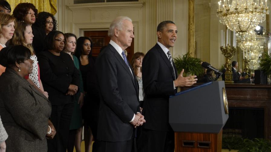 Obama critica las voces poderosas que impiden voto para el control de armas