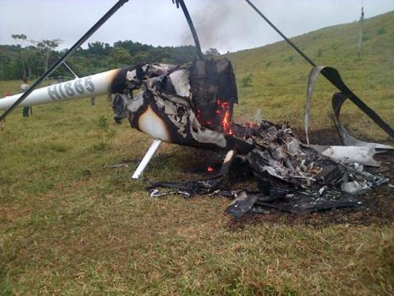 Piloto se salva de milagro al incendiarse helicóptero en Cotuí