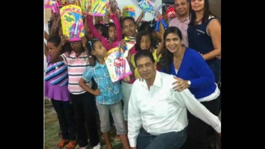Entregan juguetes a niños de Cenoví, en San Francisco de Macorís