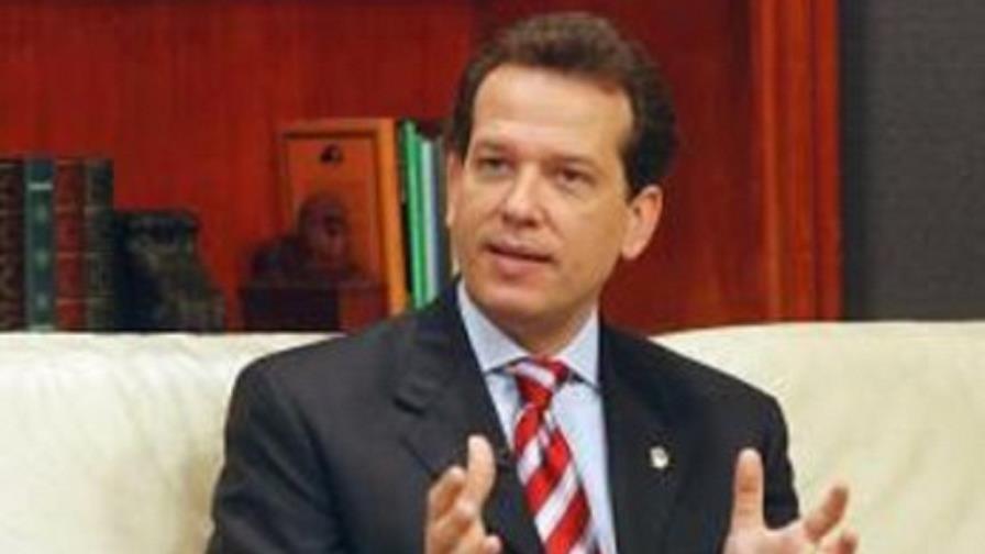 Ito Bisonó propone hacer un frente de relevo en los partidos Ito Bisonó propone hacer un frente de relevo en los partidos