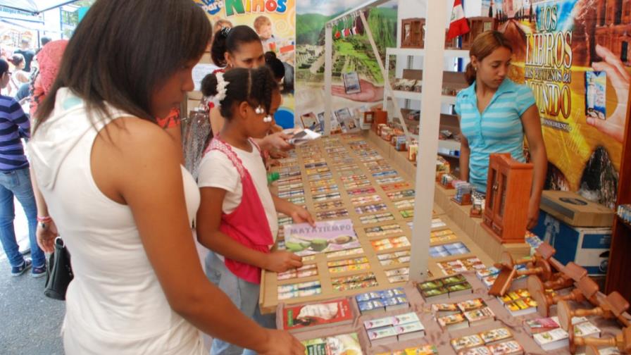 Los libros más pequeños del mundo, en la feria