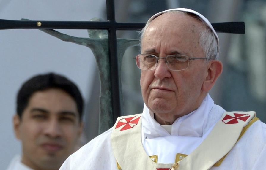 Papa llama a obispos no sentirse príncipes