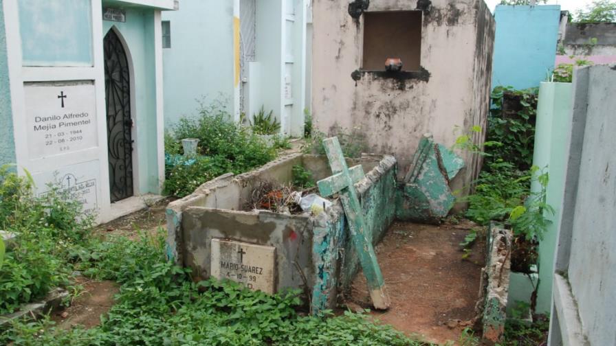 Deterioro y sensación de peligro en el cementerio de la Máximo Gómez Deterioro y sensación de peligro en el cementerio de la Máximo Gómez
