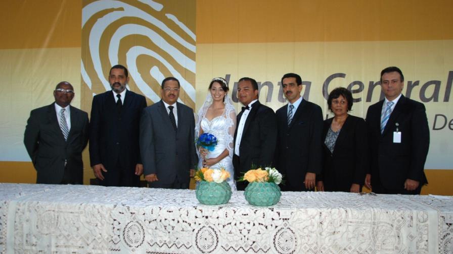 La Iglesia de los Testigos de Jehová oficia el primer matrimonio no católico