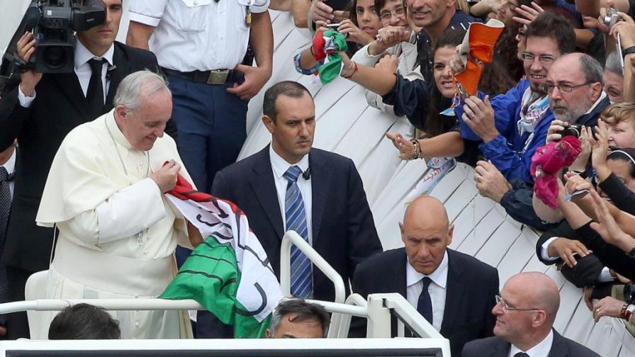 El papa dice que sin Dios todo se reduce a una sola dimensión: el tener El papa dice que sin Dios todo se reduce a una sola dimensión: el tener