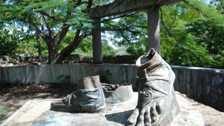 Roban una estatua de bronce en el Parque Mirador Sur Roban una estatua de bronce en el Parque Mirador Sur