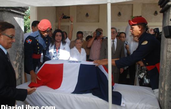 Exhuman los restos del coronel Fernández Domínguez