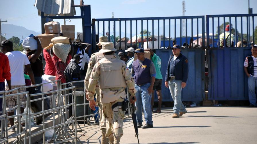 Danilo Medina pide a militares en la frontera actuar sin exceso y que no se dejen provocar