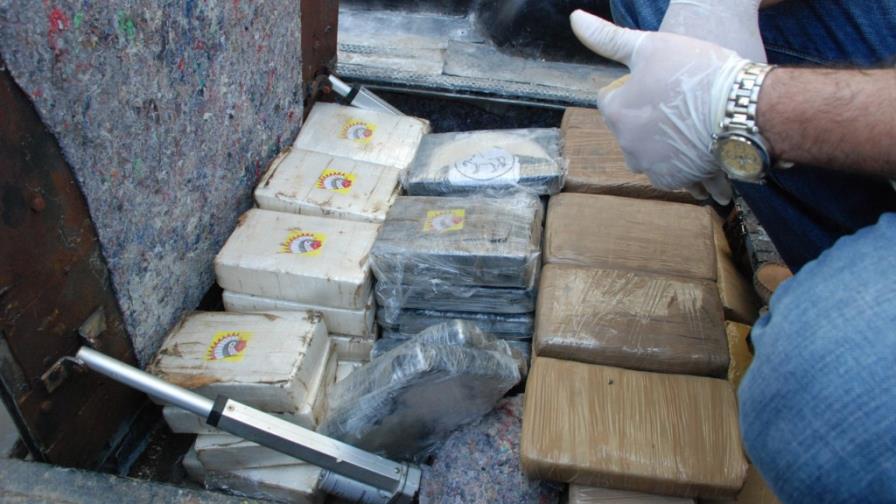 Apresan tres con nueve paquetes de cocaína