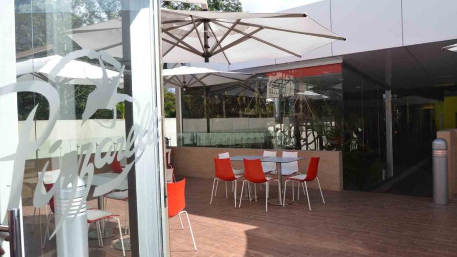 Abren nueva sucursal de Pizzarelli en Santiago