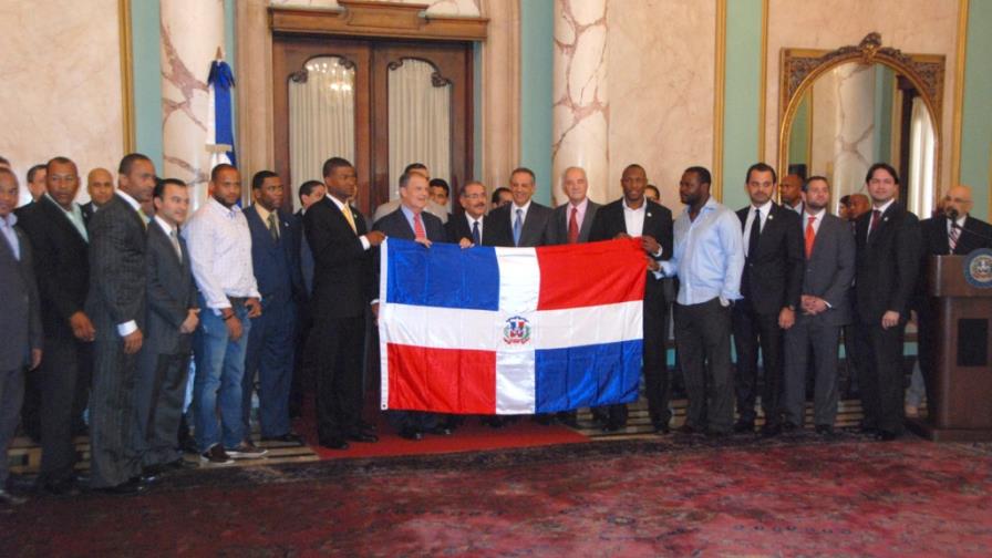 Danilo Medina pide al León que siga arriba Danilo Medina pide al León que siga arriba