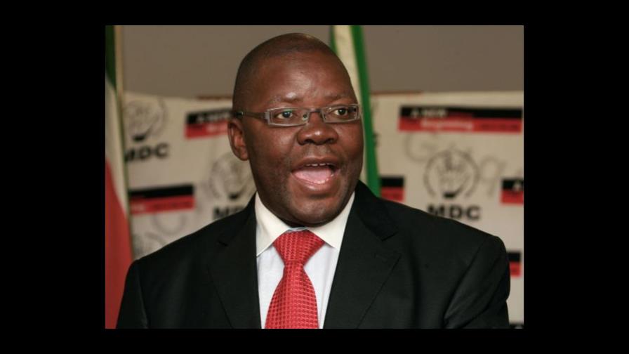 Zimbabue asegura tener 217 dólares en las arcas estatales