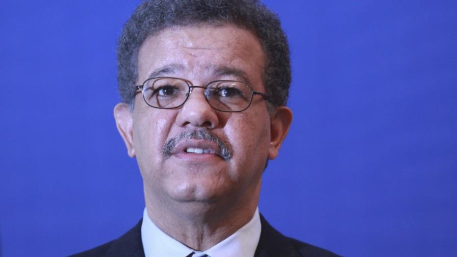 Expresidente Leonel Fernández retorna al país tras participar en foro Expresidente Leonel Fernández retorna al país tras participar en foro