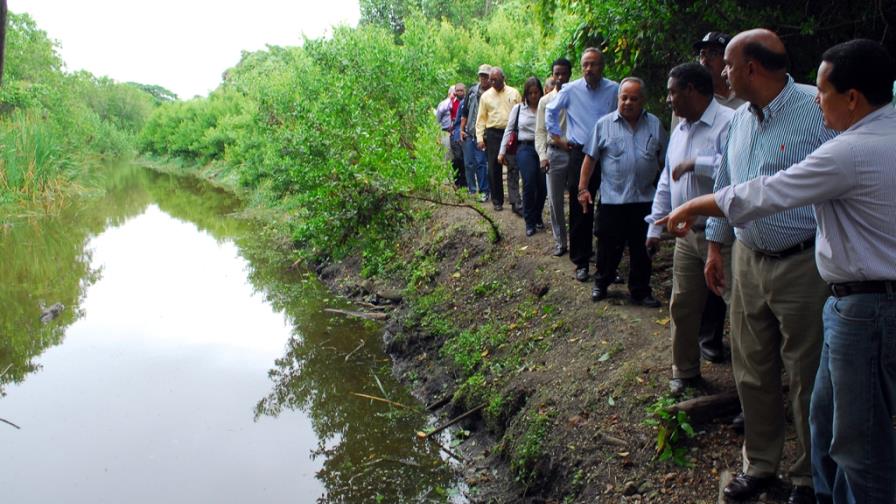 Desalojan 23 familias de los alrededores de la Laguna Gri-Gri