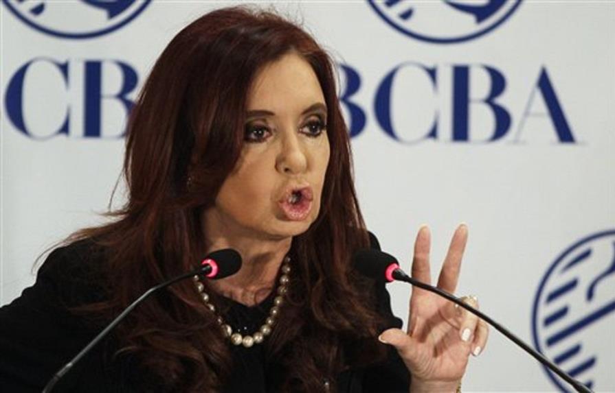 Argentina ofrece pagar deudas con efectivo y bonos