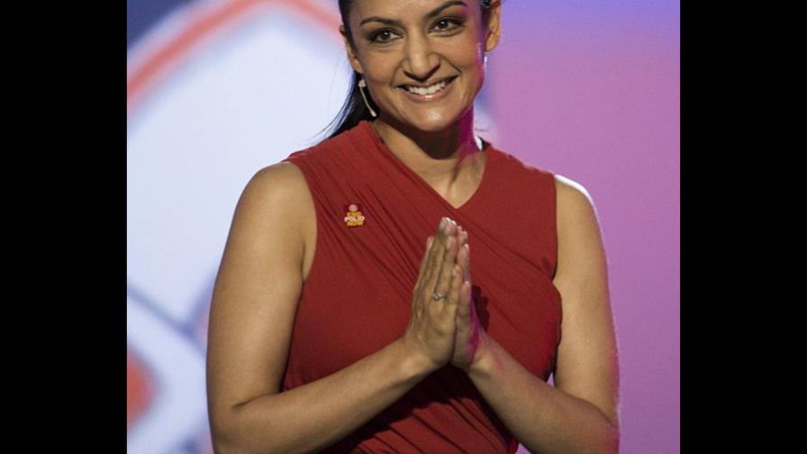 La actriz Archie Panjabi se inspira en la solidaridad de Angelina Jolie