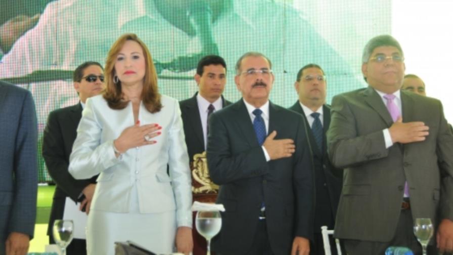 Gobierno dará asistencia visual y dental a beneficiarios del programa de alfabetización