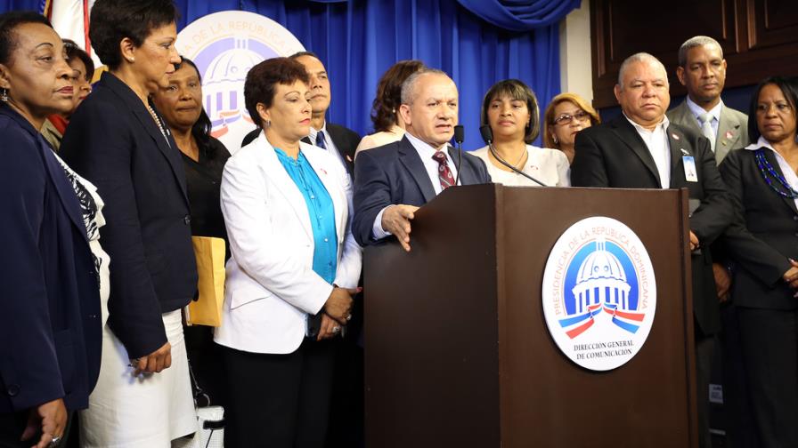 Gobierno responde demandas de gremios de la salud