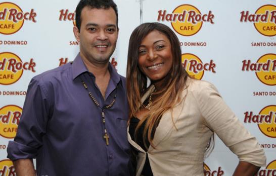 Fernando, Sergio y Ruth, invitados de Alex Bueno, esta noche en Hard Rock Café