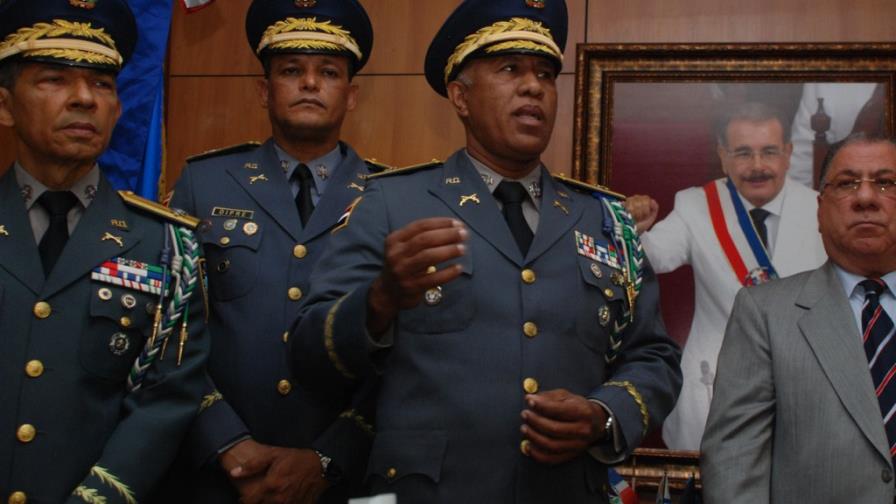 Limpieza en la Policía Nacional; ayer sacaron a 15 y suman 101