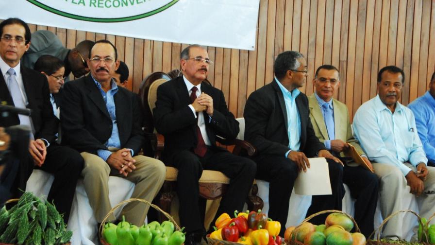 Danilo revela que hay dificultades para otorgar préstamos a productores