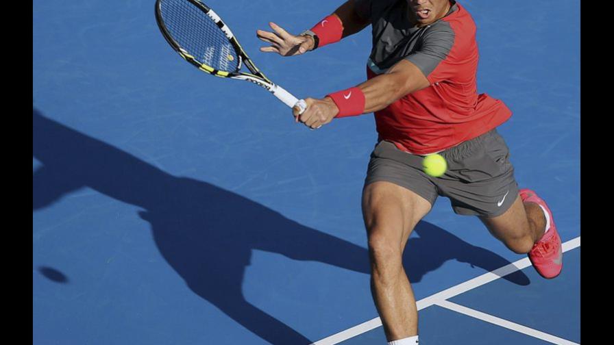 Rafael Nadal debuta con victoria en dobles junto a su entrenador Roig