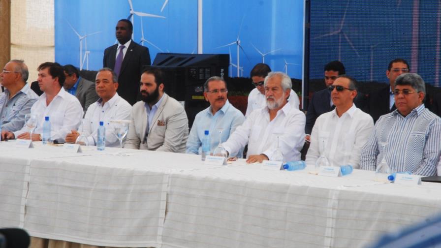 Inauguran II parque Eólico Los Cocos
