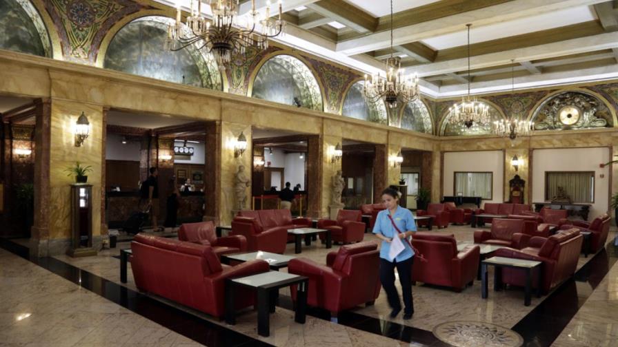 Tras 10 años, concluye huelga en hotel de Chicago