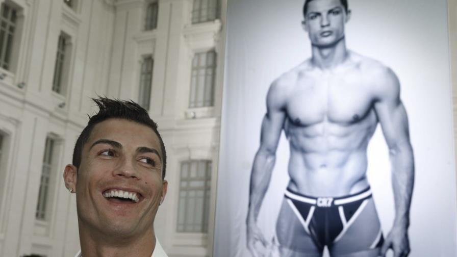 Cristiano Ronaldo crece 15 metros para promocionar su ropa interior Cristiano Ronaldo crece 15 metros para promocionar su ropa interior