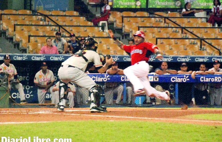 El Escogido blanqueó 2-0 a los Gigantes