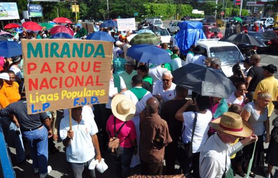 Miles marchan en Bonao a favor declaren Loma Miranda Parque Nacional