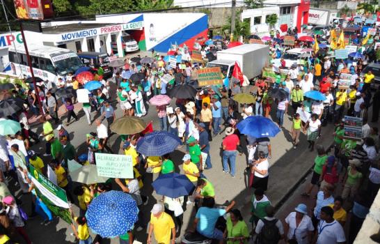 Miles marchan en Bonao a favor declaren Loma Miranda Parque Nacional