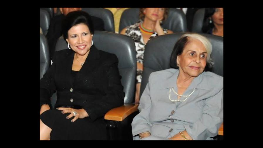 Margarita pide al pueblo que ore por la salud de Dedé Mirabal