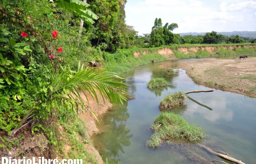 Las extracciones de materiales reducen el caudal del río Yásica