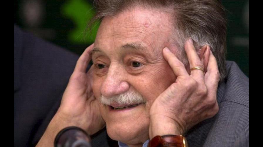 Ana Bustelo pone imágenes a los cuentos y poemas de Mario Benedetti Ana Bustelo pone imágenes a los cuentos y poemas de Mario Benedetti