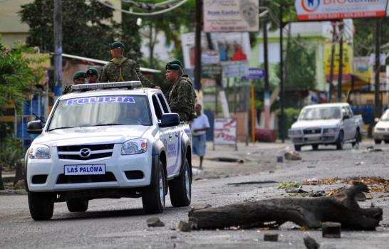 Varios pueblos del Cibao en huelga; hay dos heridos