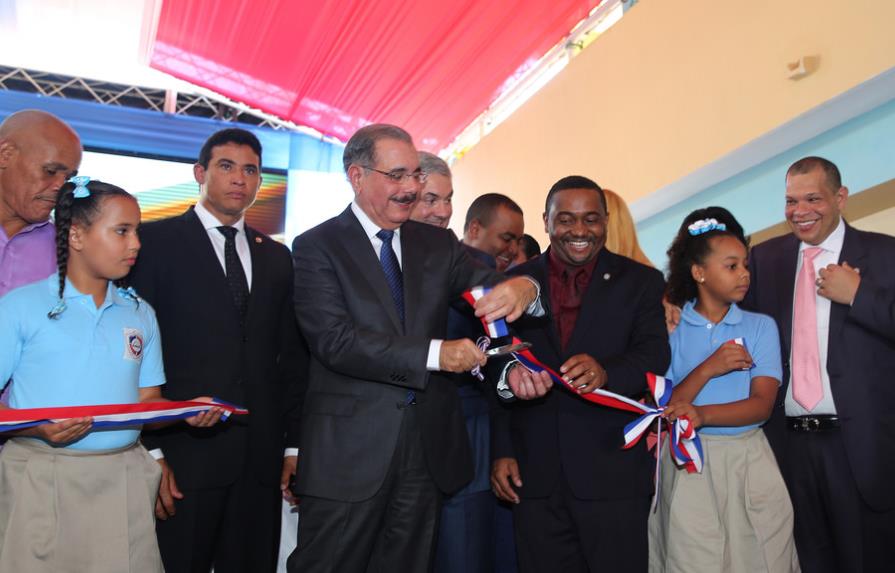 Presidente Medina entrega 129 aulas en el Distrito Nacional y Santo Domingo Norte