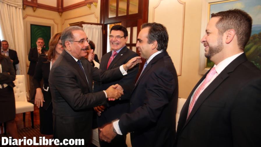 Presidente Medina recibe a industriales Presidente Medina recibe a industriales