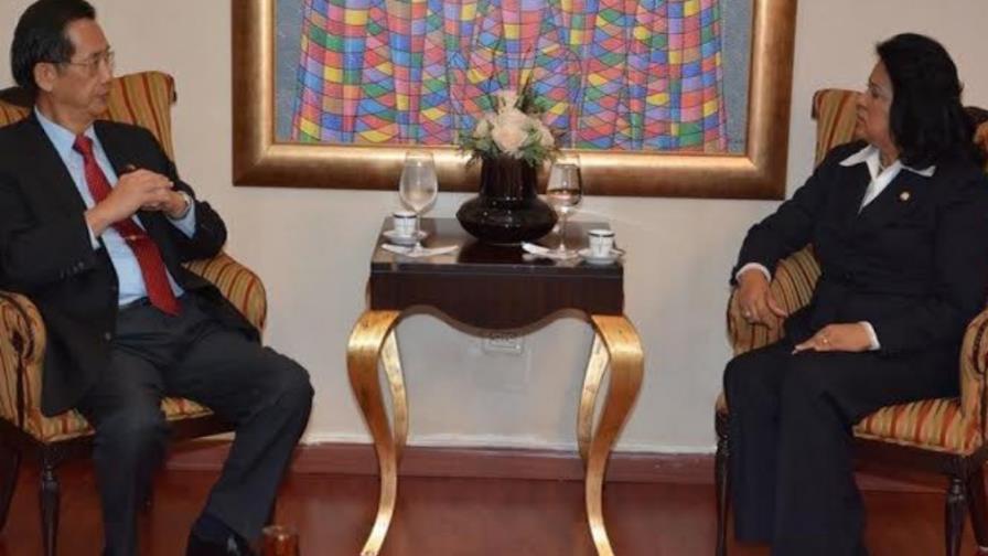 Cristina Lizardo recibe visitas de embajadores Cristina Lizardo recibe visitas de embajadores