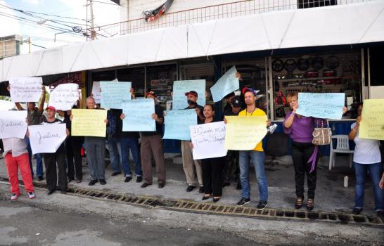 Marchan en reclamo de justicia por muerte de camarógrafo Newton González