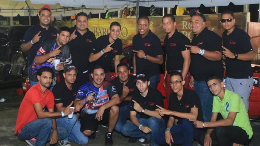 Boricuas dominan dragueo en el Autodromo Mobil 1