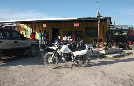 Hombres armados irrumpe en asamblea de camioneros de Boca Chica