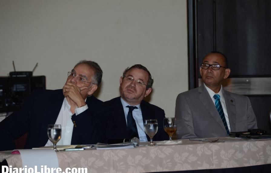 Luis Reyes: El presupuesto público para 2015 está “muy apretado”