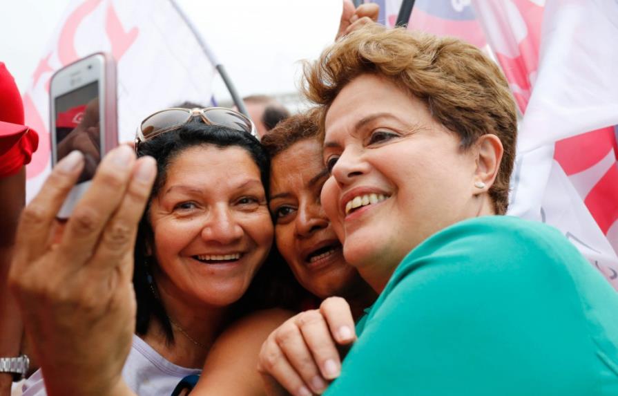 Dilma Rousseff amplía ventaja en sondeos